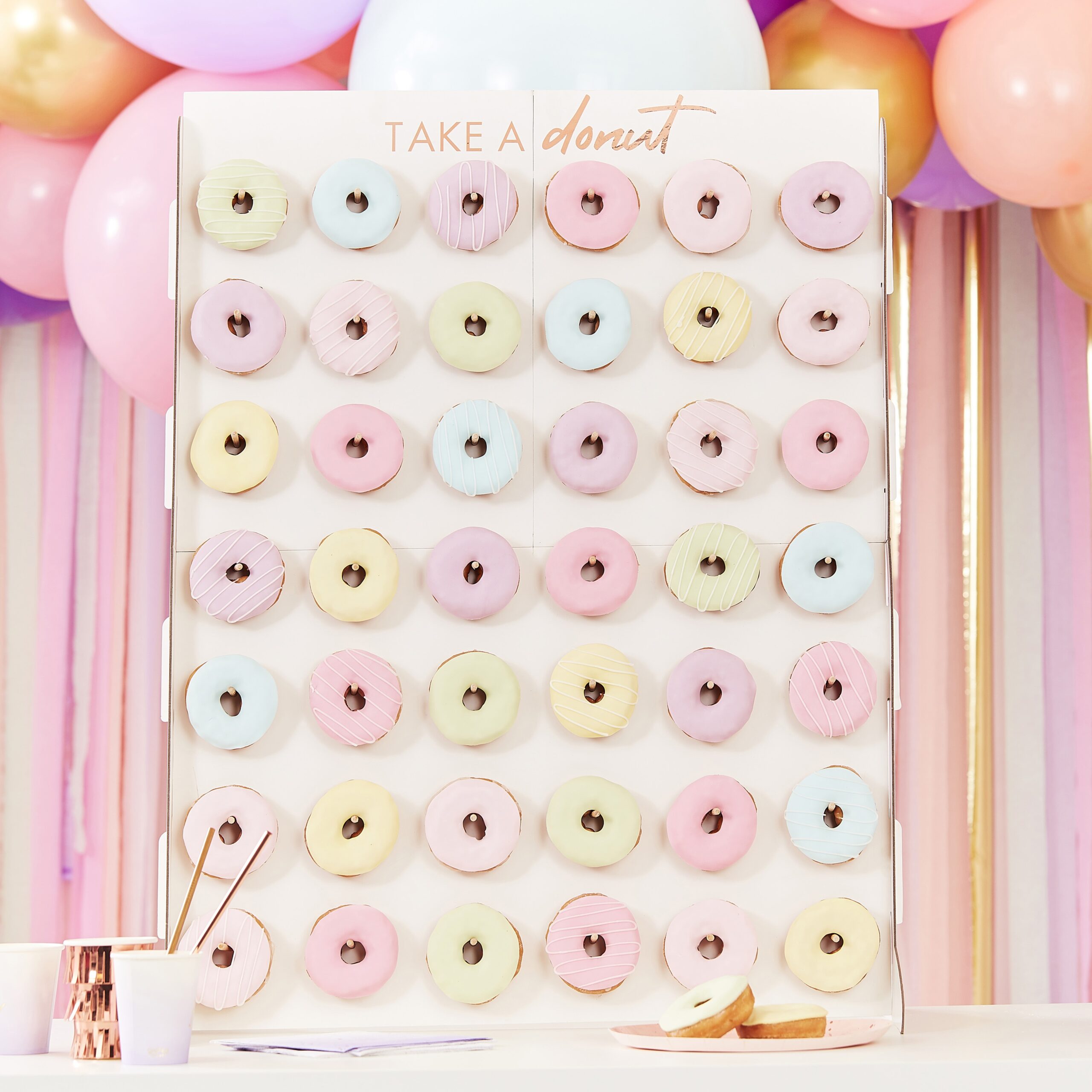 Γιγαντιαίο Donut Wall Stand.